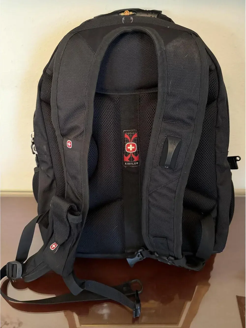 Swissgear 1900 ScanSmart Laptop Backpack Black TSA Friendly Fits up to 17